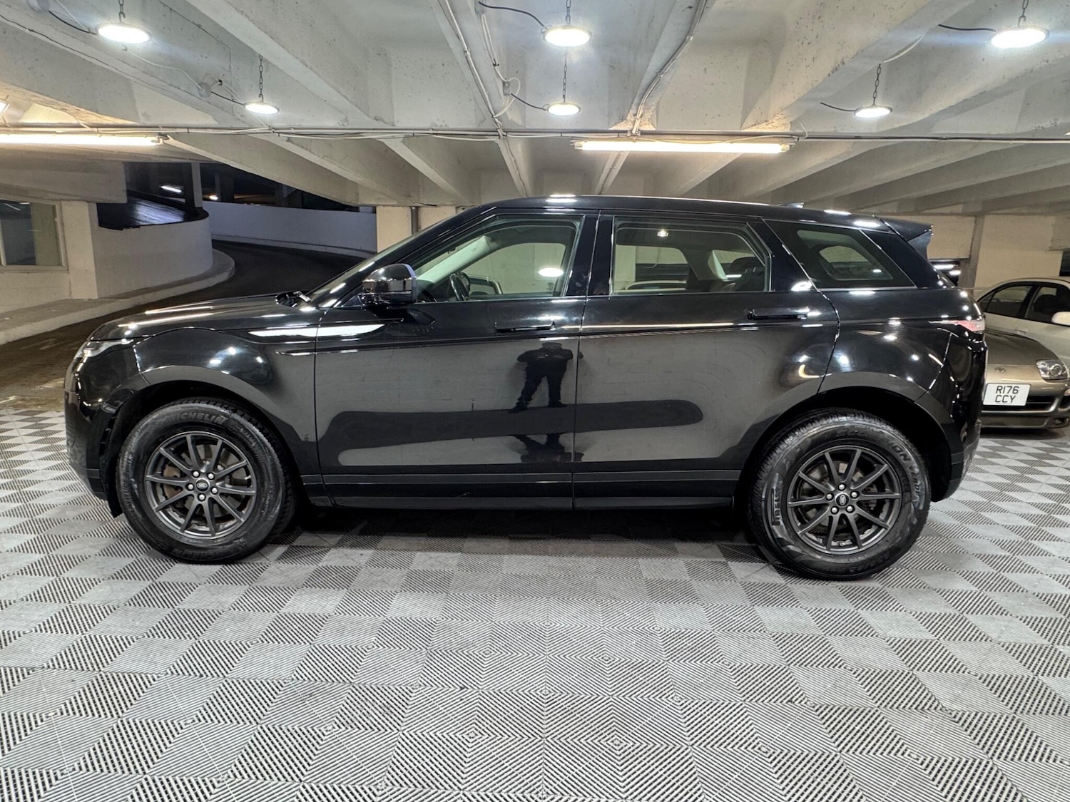 Used Land Rover Range Rover Evoque 2019 for sale - 77723235: Photo 2
