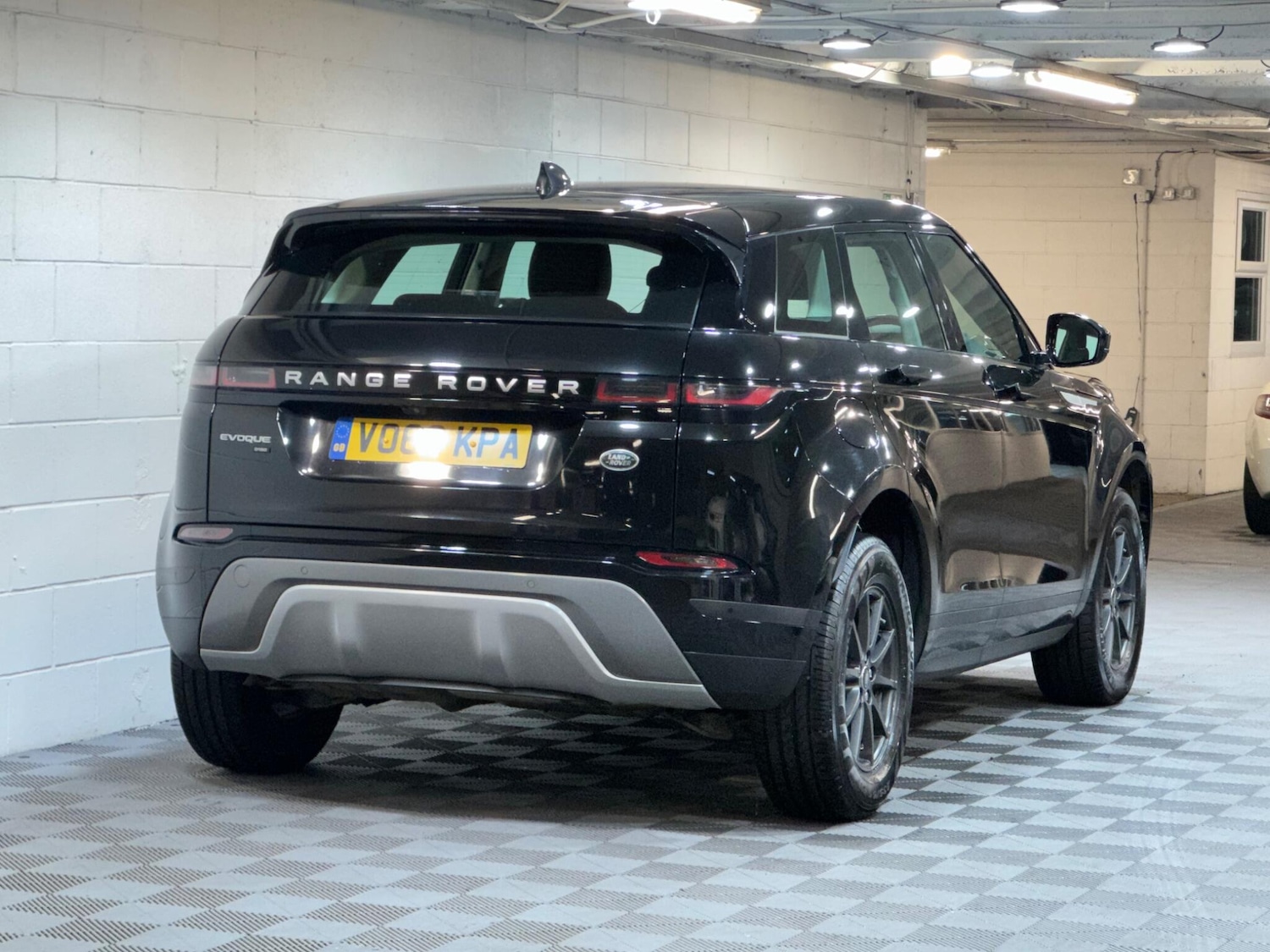 Used Land Rover Range Rover Evoque 2019 for sale - 77723235: Photo 4