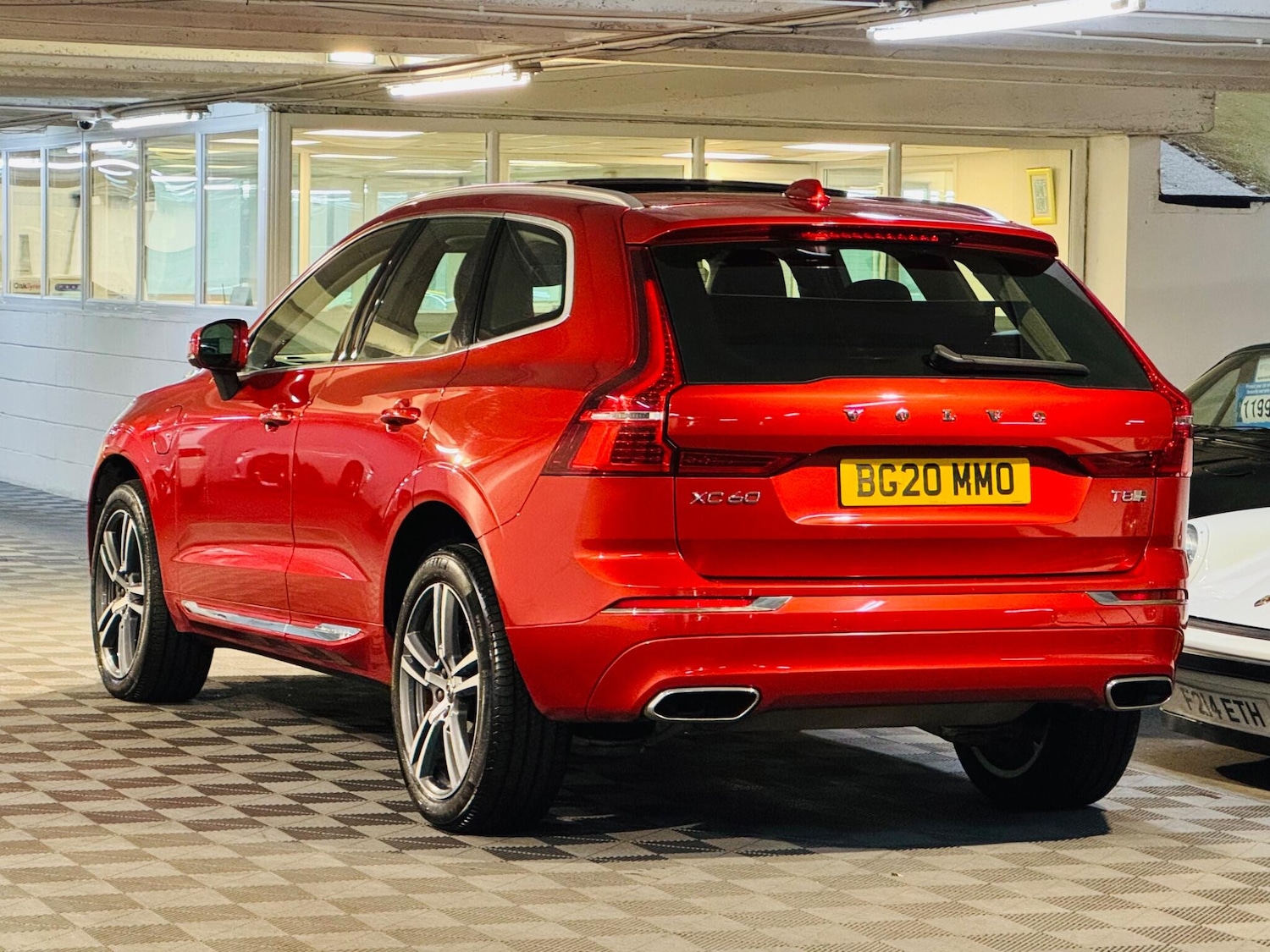 Used Volvo XC60 2020 for sale - 76613381: Photo 3