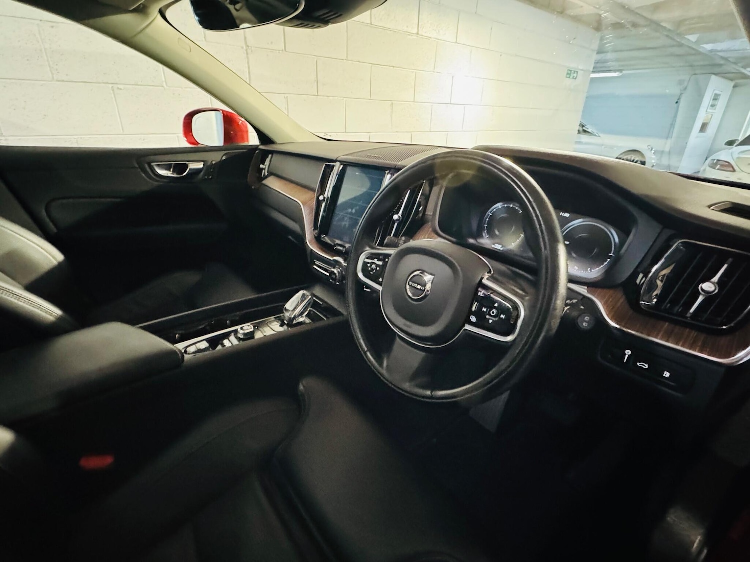 Used Volvo XC60 2020 for sale - 76613381: Photo 8