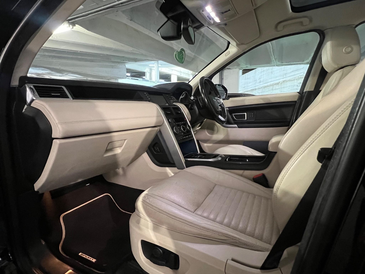 Used Land Rover Discovery Sport 2015 for sale - 76992748: Photo 11