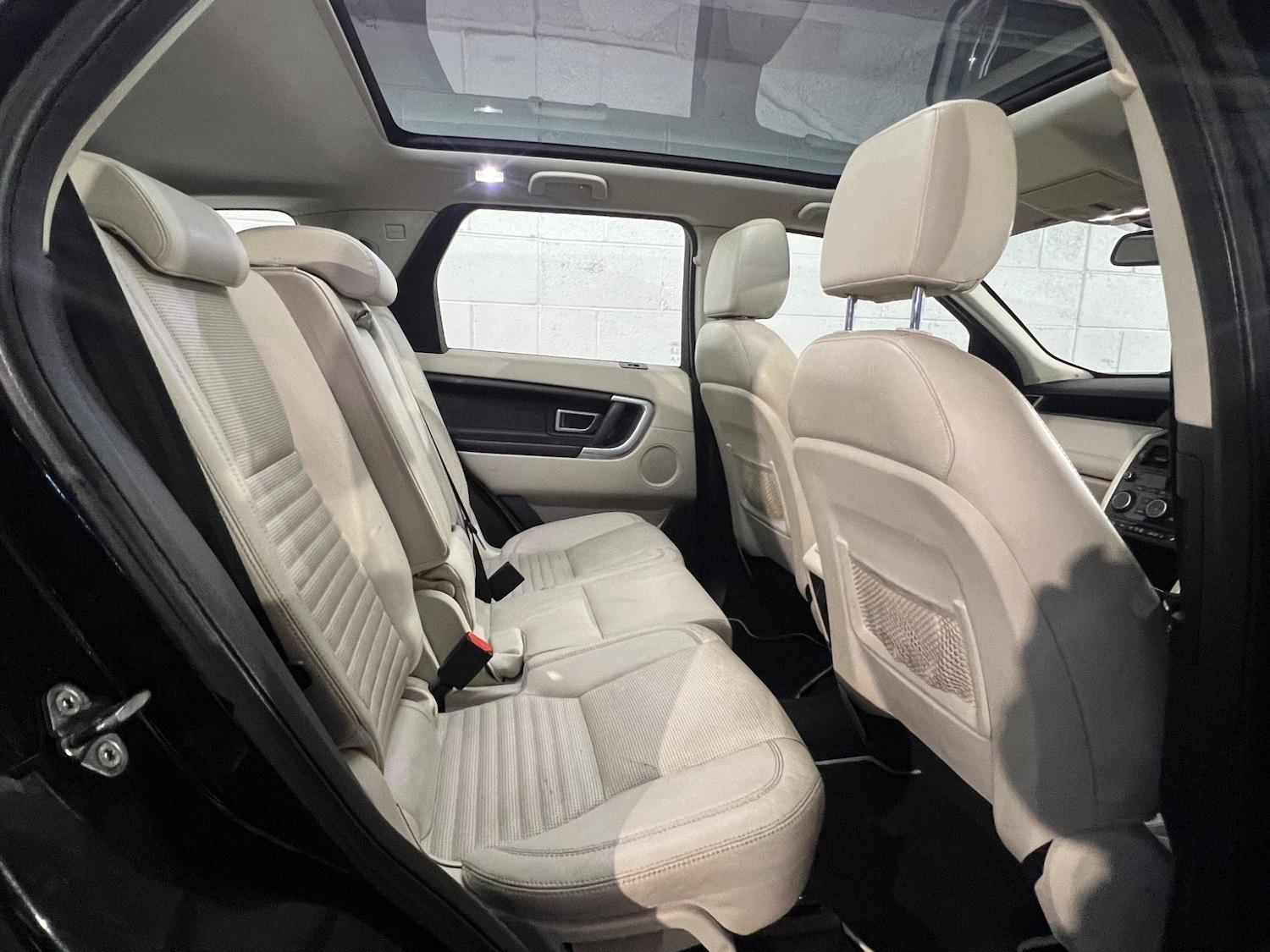 Used Land Rover Discovery Sport 2015 for sale - 76992748: Photo 12