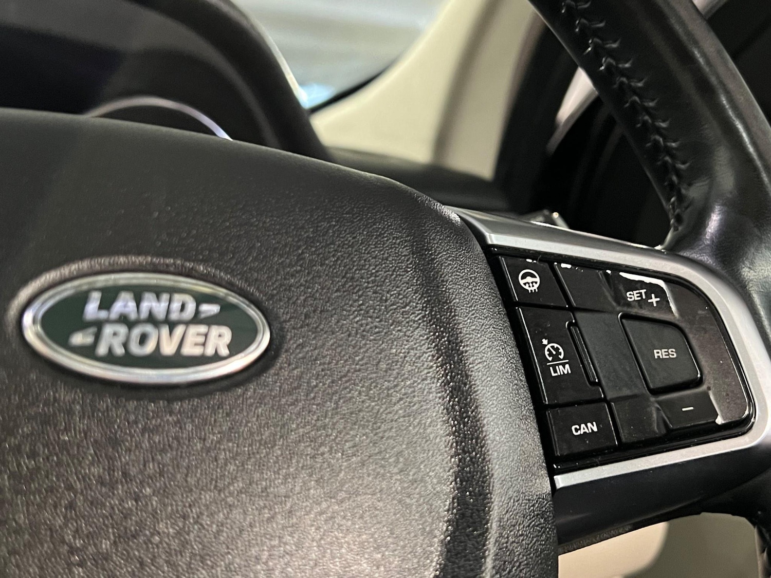 Used Land Rover Discovery Sport 2015 for sale - 76992748: Photo 17