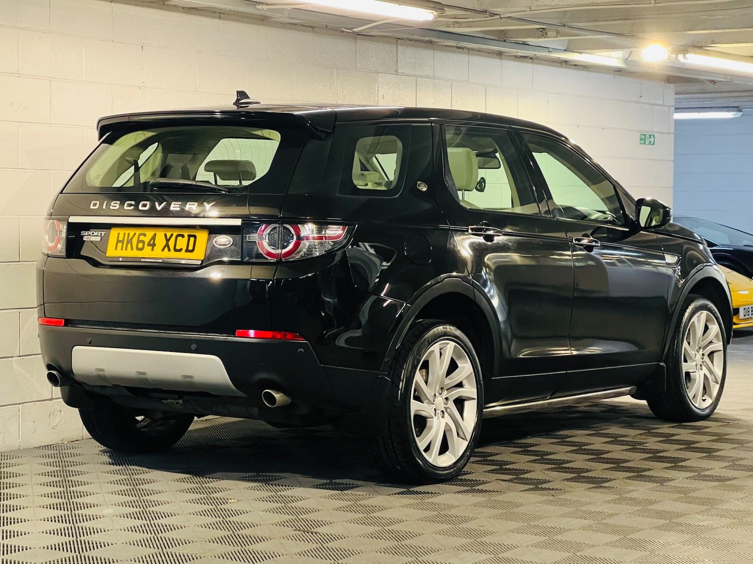 Used Land Rover Discovery Sport 2015 for sale - 76992748: Photo 4