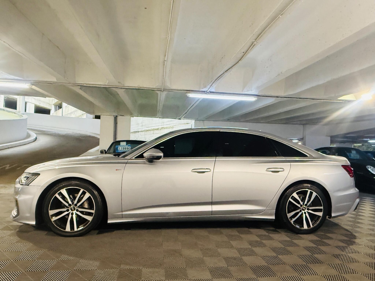 Used Audi A6 Saloon 2019 for sale - 76215197: Photo 2