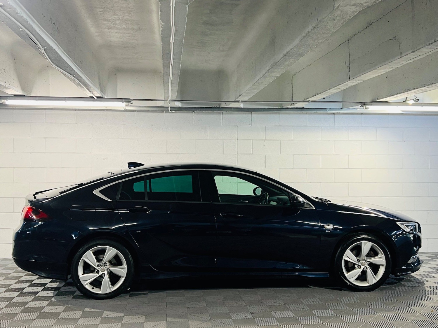 Used Vauxhall Insignia 2018 for sale - 76990698: Photo 5