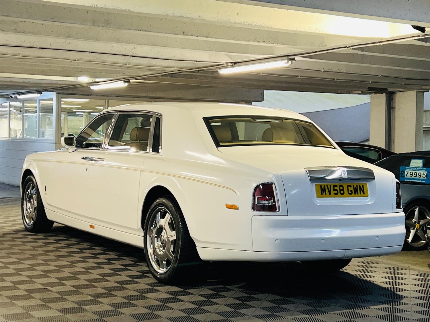 Used Rolls-Royce Phantom for sale - 76988221: Photo 3