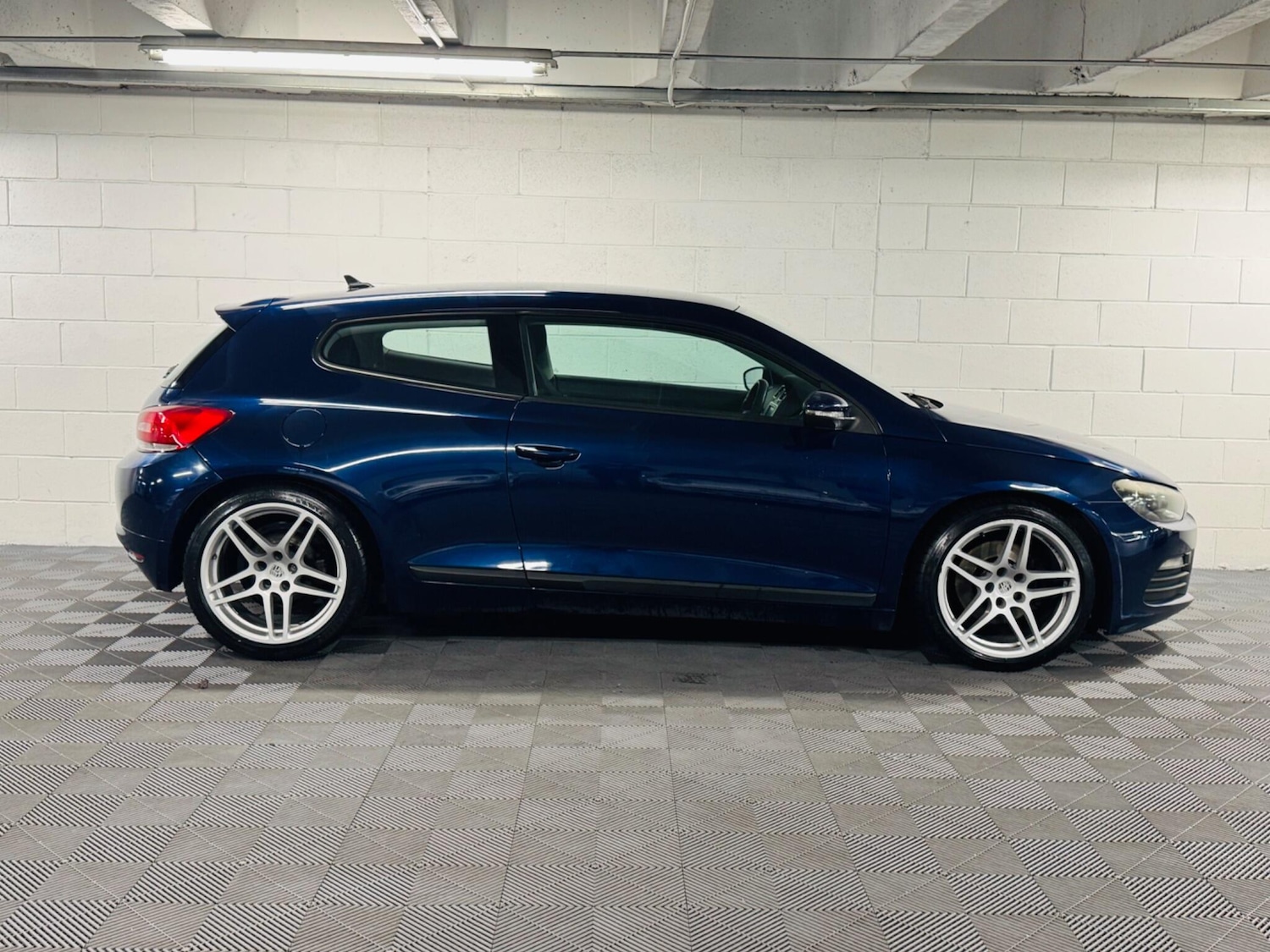 Used Volkswagen Scirocco 2009 for sale - 77279287: Photo 4