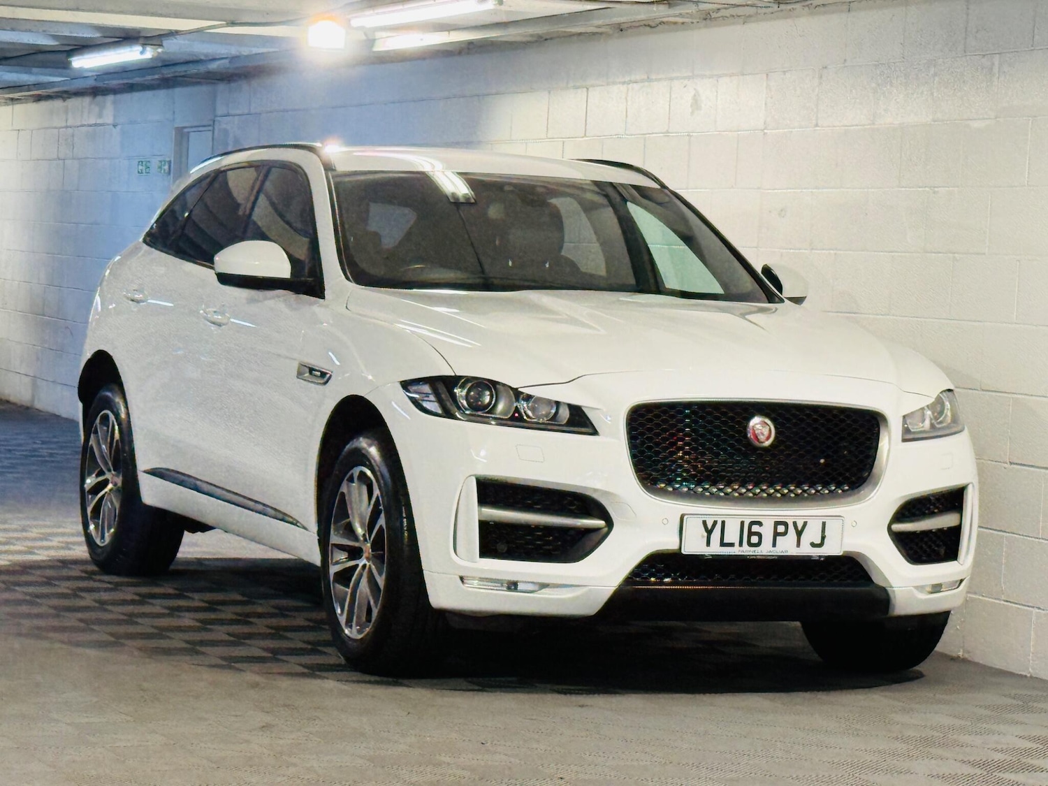 Used Jaguar F-Pace 2016 for sale - 75954196: Photo 1