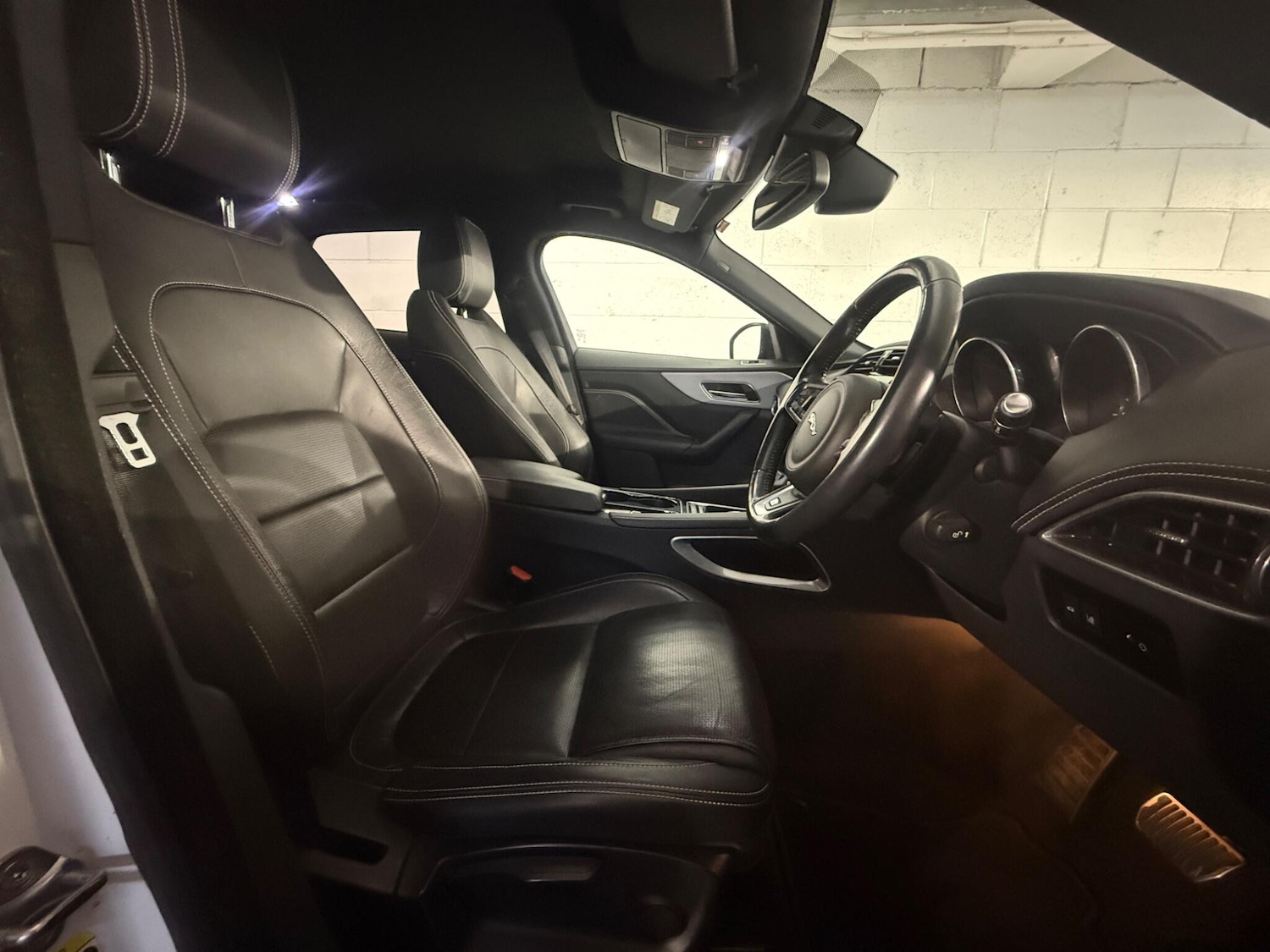 Used Jaguar F-Pace 2016 for sale - 75954196: Photo 7