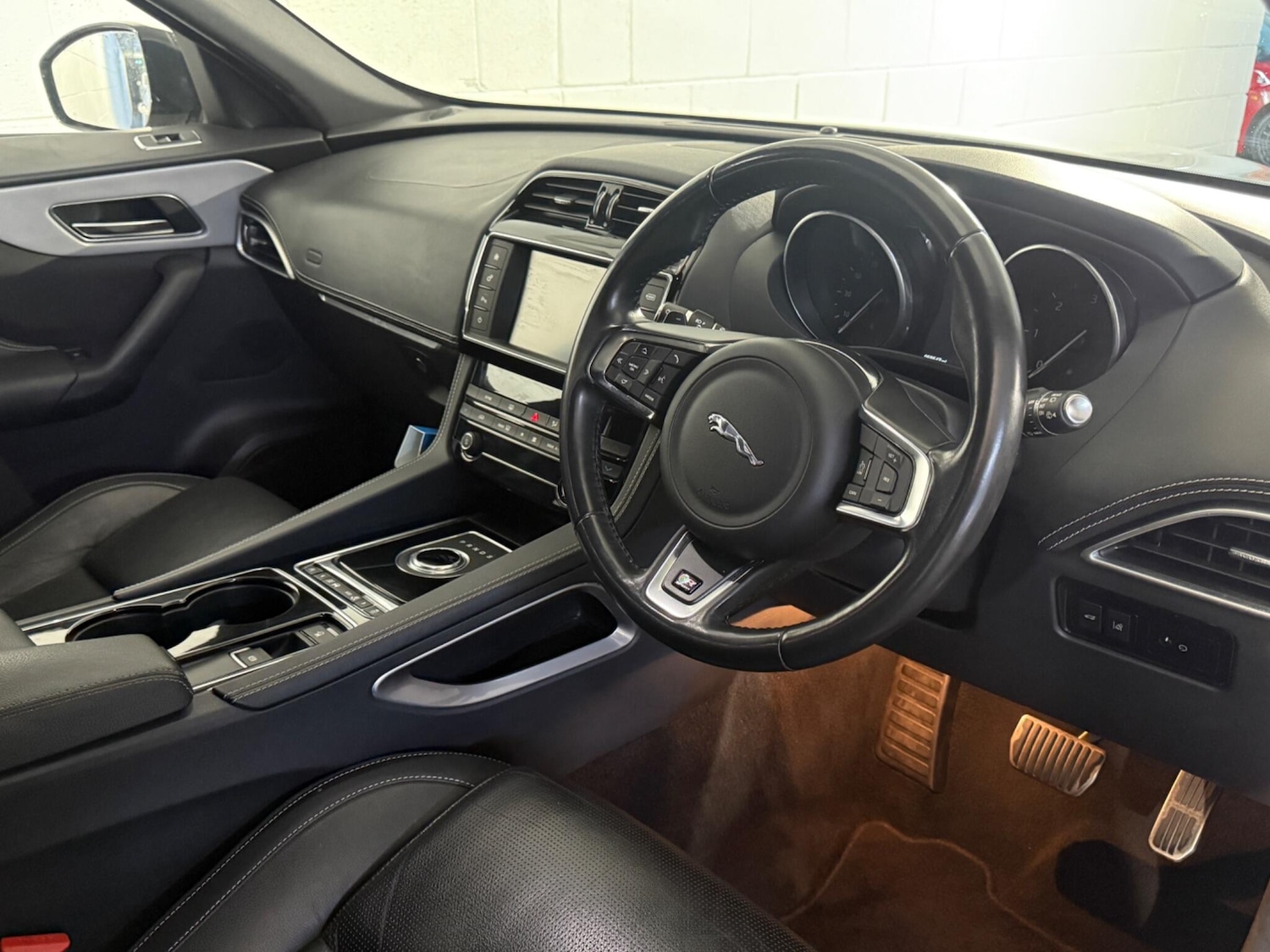 Used Jaguar F-Pace 2016 for sale - 75954196: Photo 8