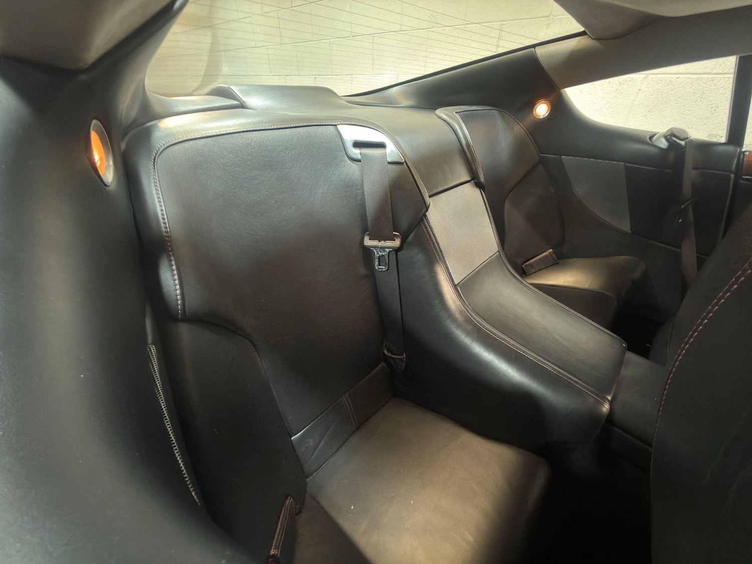 Used Aston Martin DB9 2005 for sale - 77376512: Photo 12