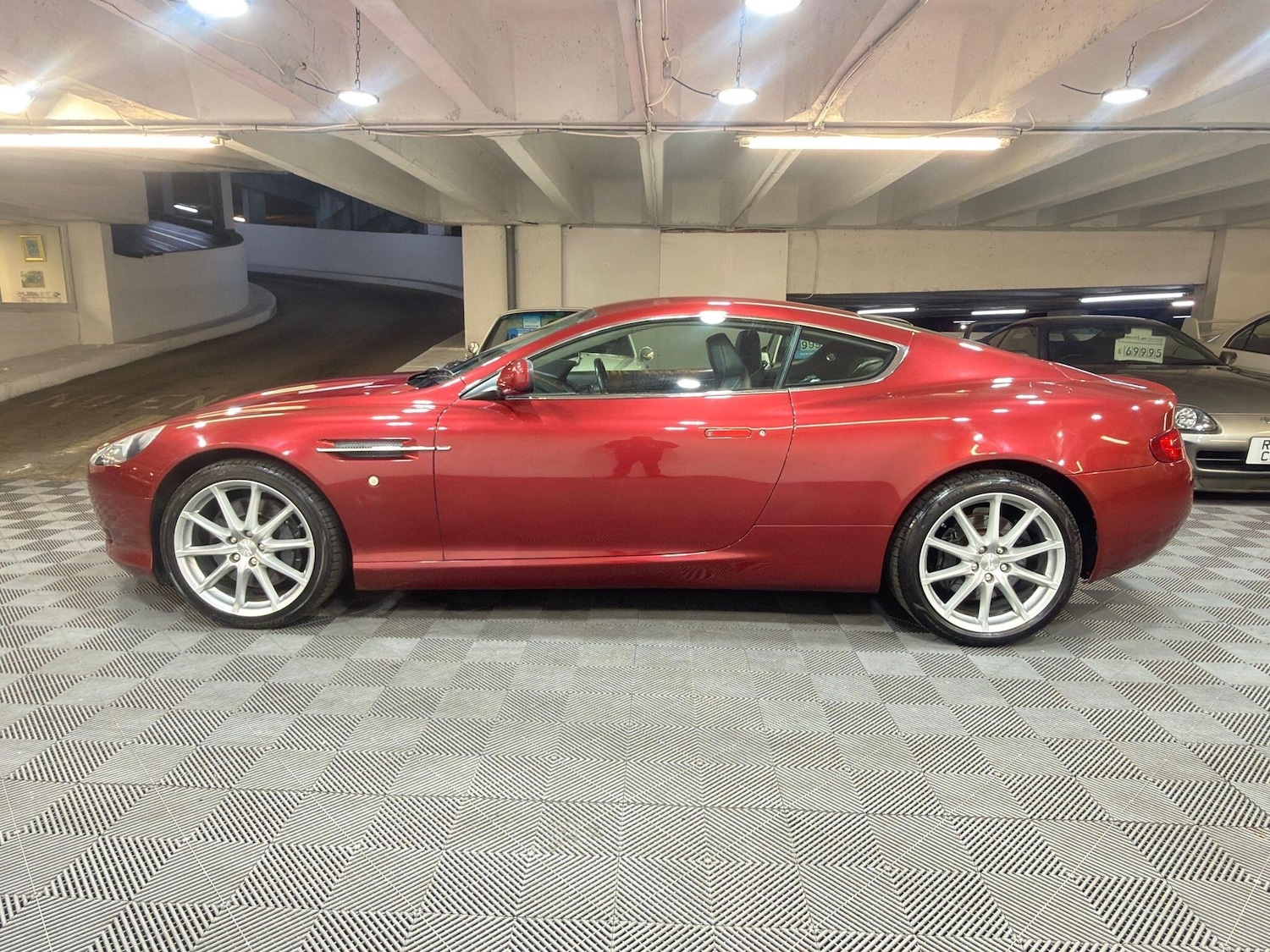 Used Aston Martin DB9 2005 for sale - 77376512: Photo 2