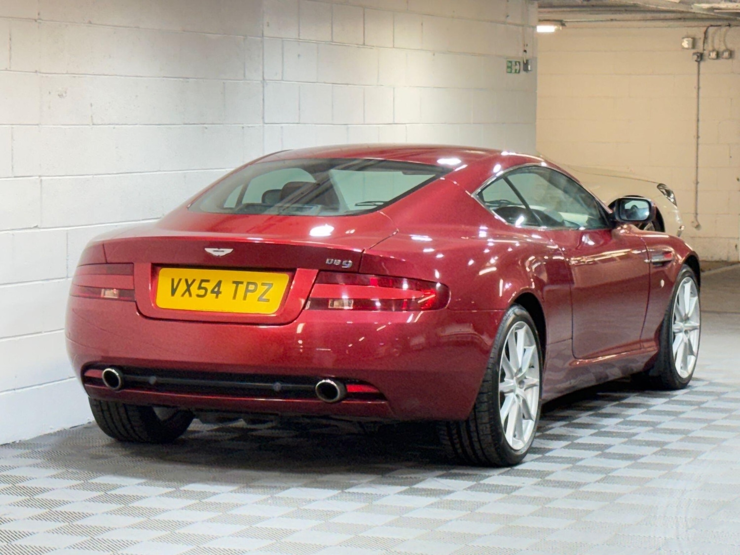 Used Aston Martin DB9 2005 for sale - 77376512: Photo 3