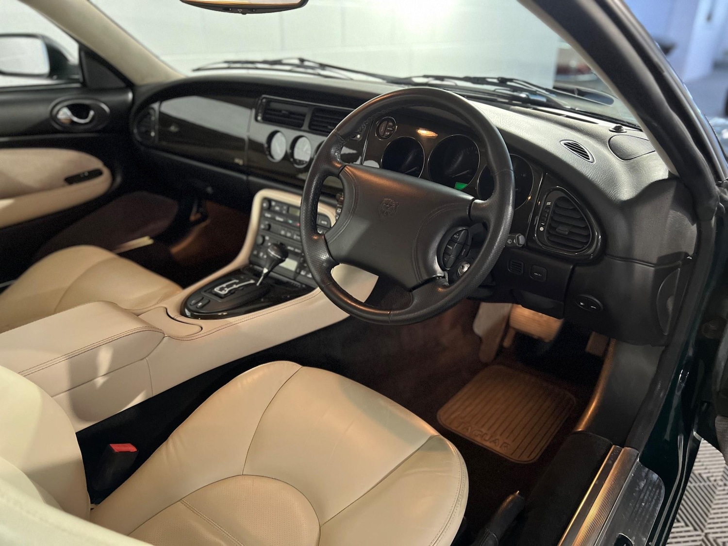 Used Jaguar XK8 1998 for sale - 77156606: Photo 8