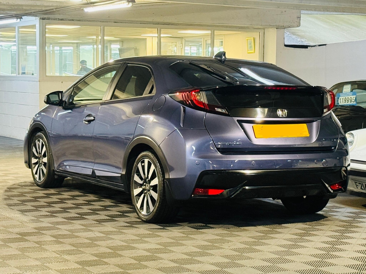 Used Honda Civic 2015 for sale - 76550981: Photo 3