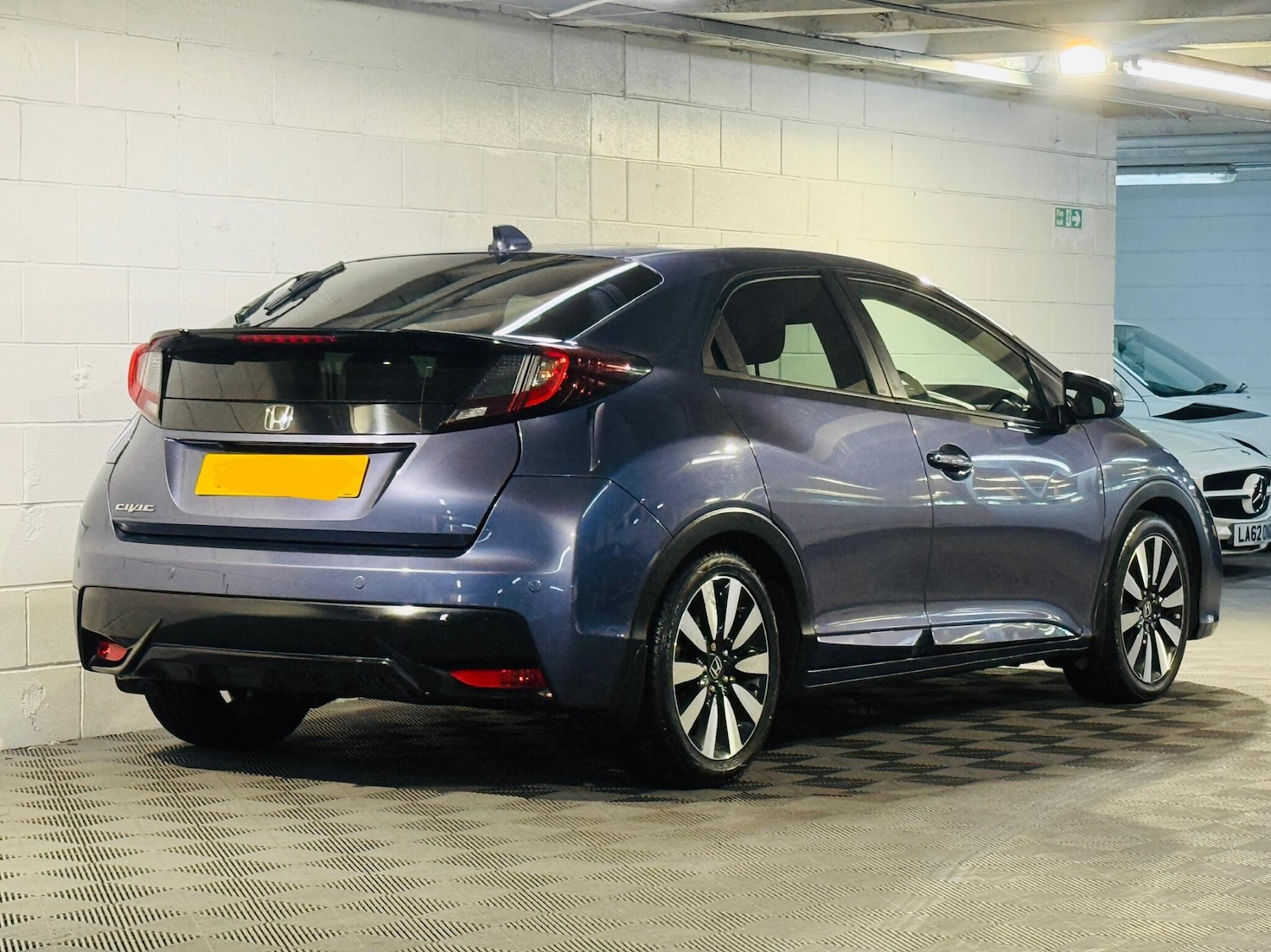 Used Honda Civic 2015 for sale - 76550981: Photo 4