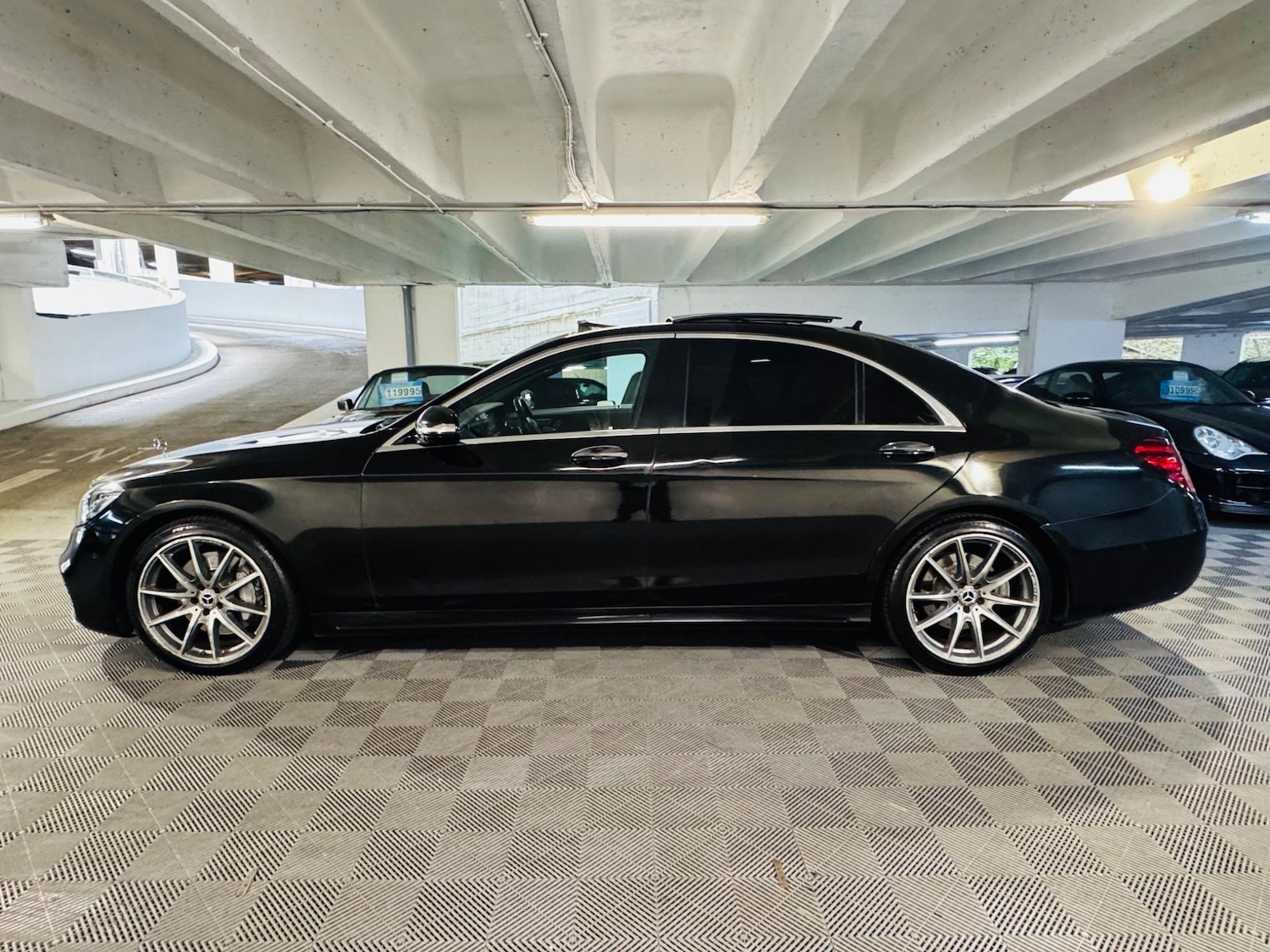 Used Mercedes-Benz S Class for sale - 76992573: Photo 2