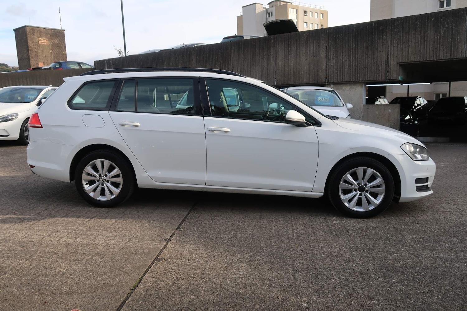 Used Volkswagen Golf 2015 for sale - 76988244: Photo 5