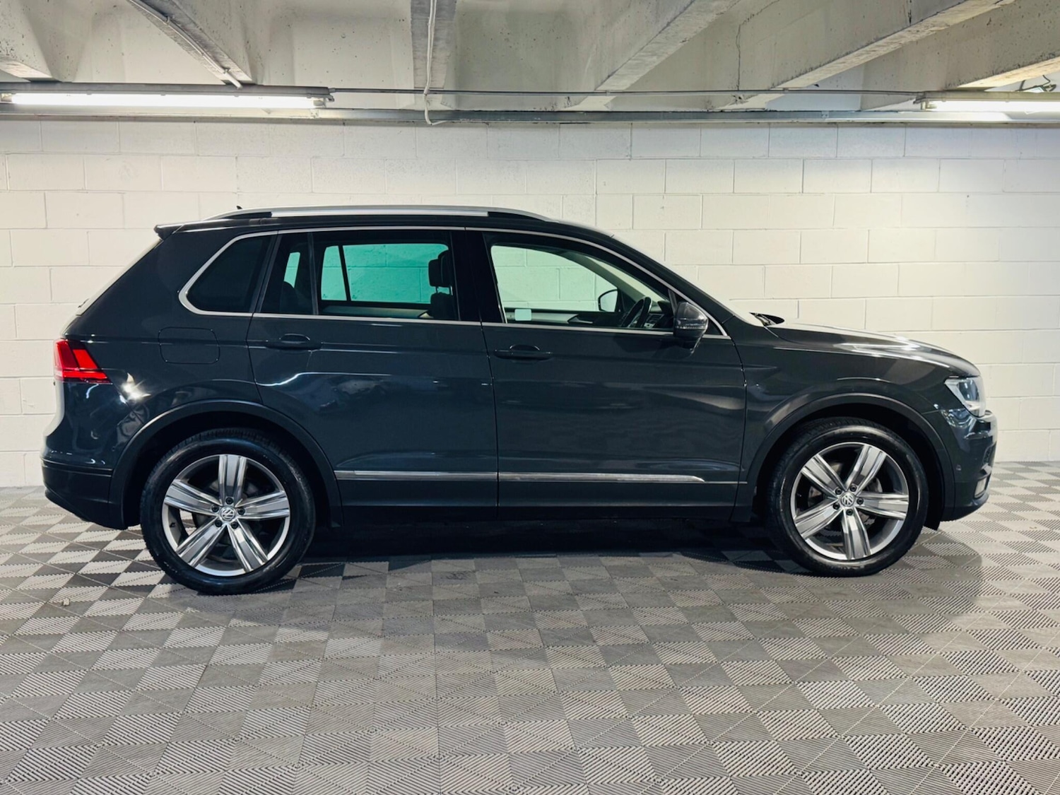 Used Volkswagen Tiguan 2019 for sale - 76993424: Photo 5
