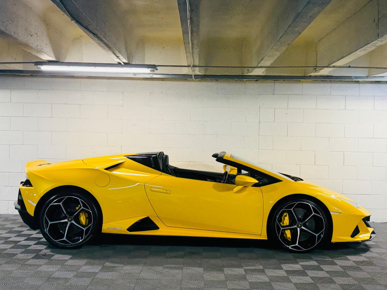 Used Lamborghini Huracan 2024 for sale - 76072324: Photo 24