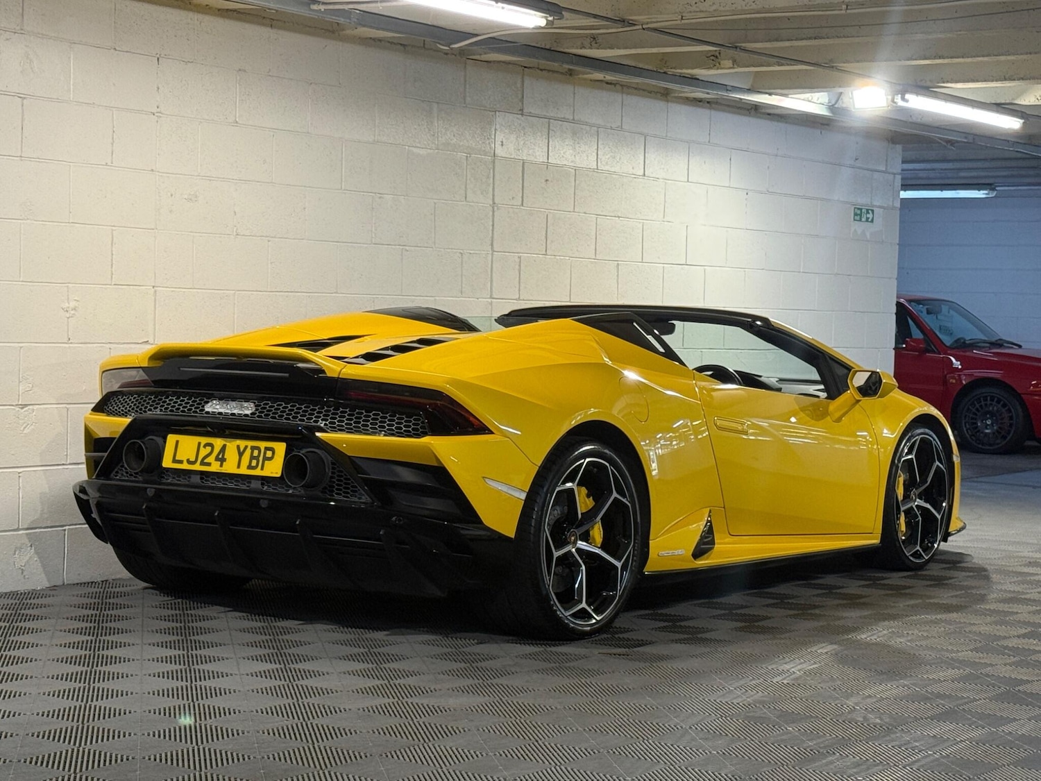 Used Lamborghini Huracan 2024 for sale - 76072324: Photo 25