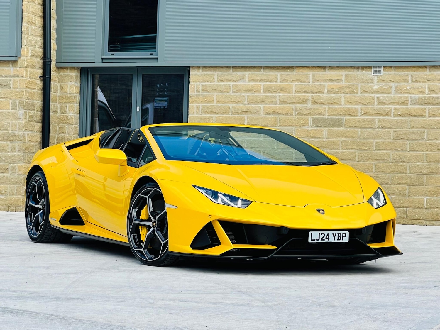Used Lamborghini Huracan 2024 for sale - 76072324: Photo 7