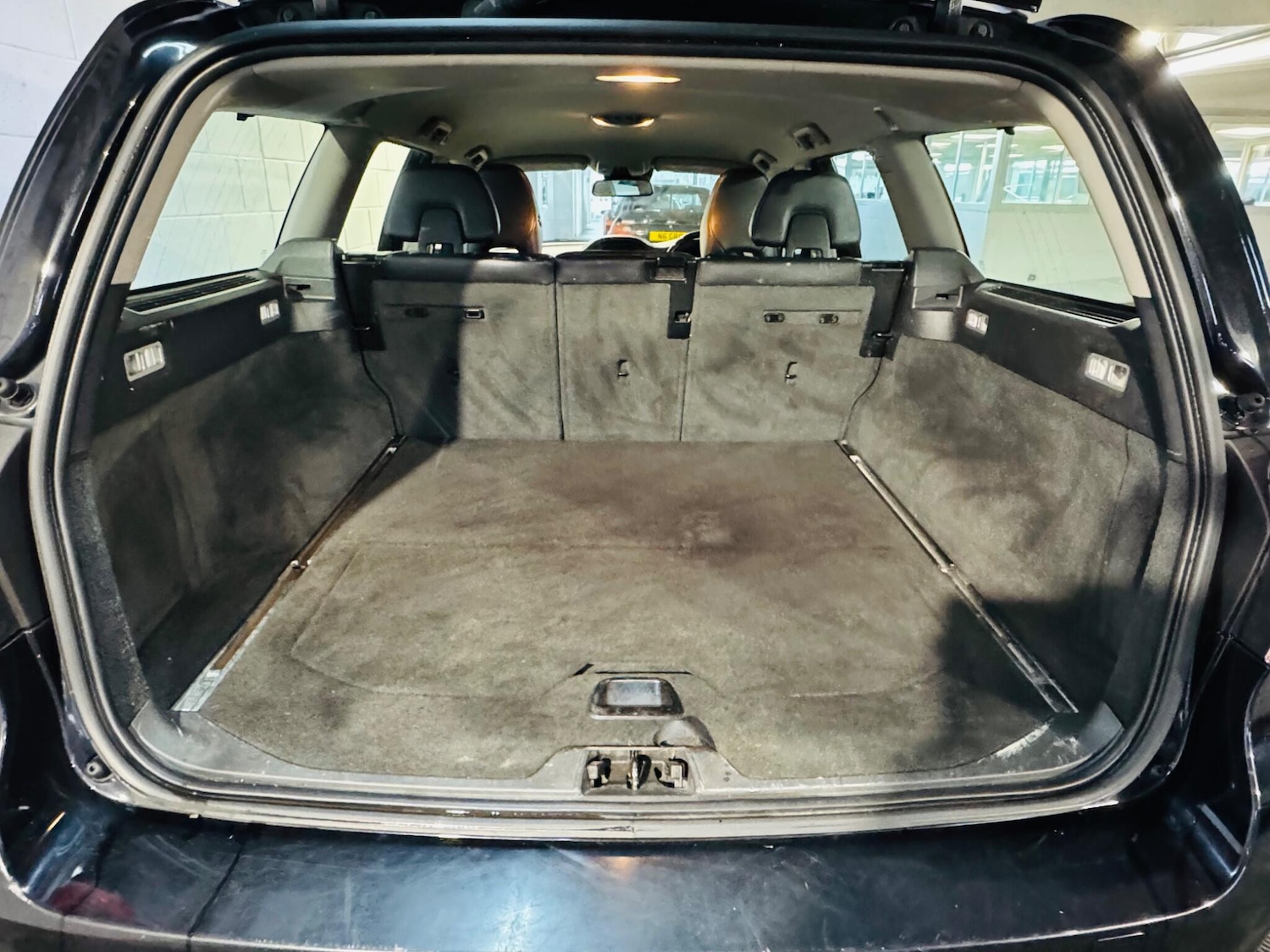 Used Volvo V70 2014 for sale - 77098107: Photo 12