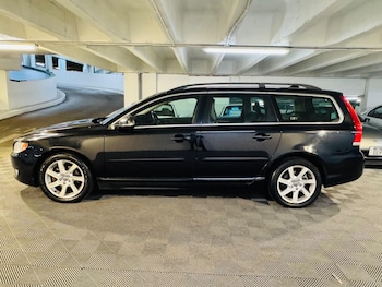 Used Volvo V70 2014 for sale - 77098107: Photo
