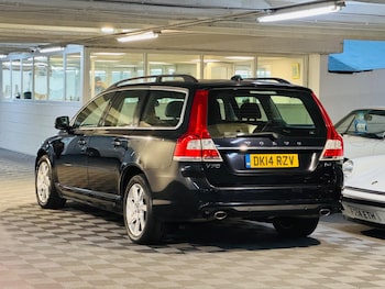 Used Volvo V70 2014 for sale - 77098107: Photo