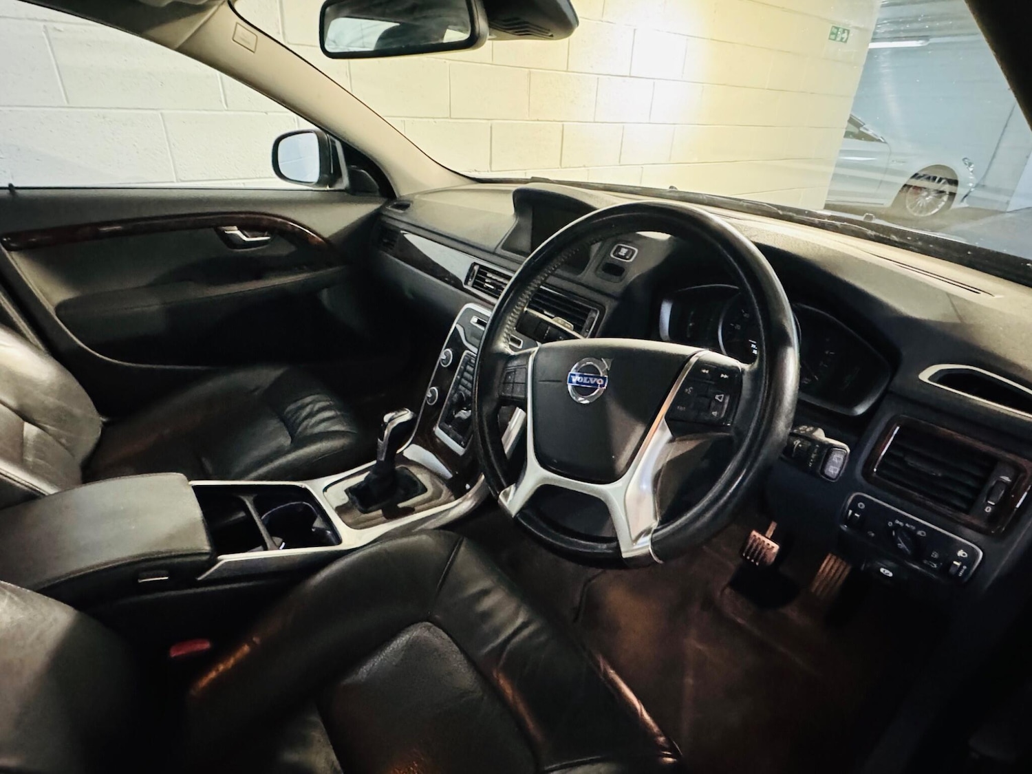 Used Volvo V70 2014 for sale - 77098107: Photo 8