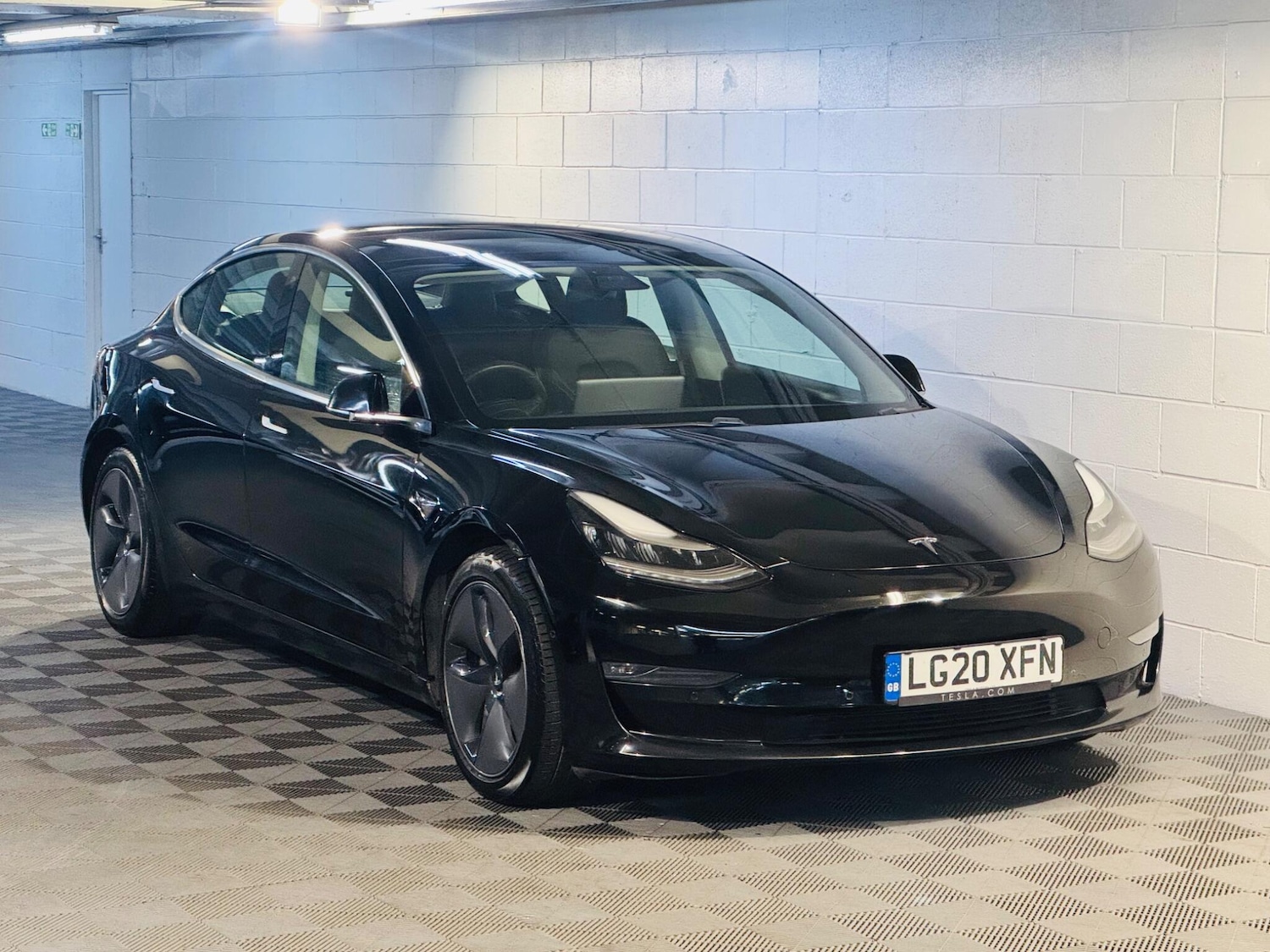 Used Tesla Model 3 2020 for sale - 76865898: Photo 1