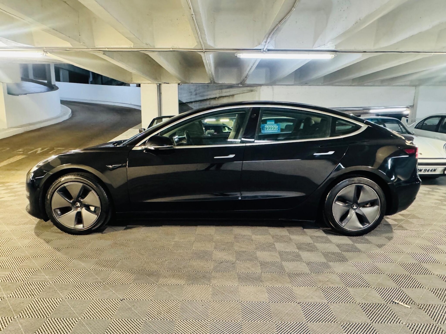 Used Tesla Model 3 2020 for sale - 76865898: Photo 2