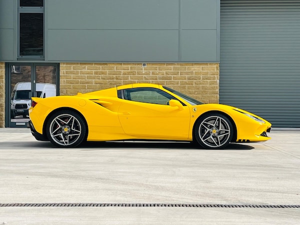 Used Ferrari F8 Spider 2020 for sale - 75553151: Photo 13