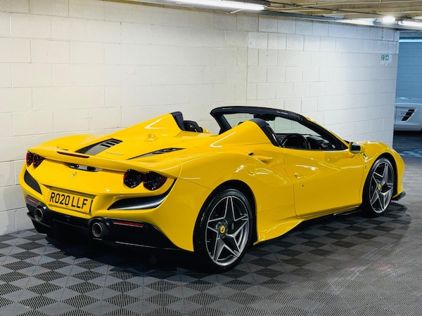 Used Ferrari F8 Spider 2020 for sale - 75553151: Photo 38