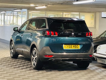 Used Peugeot 5008 2018 for sale - 76995127: Photo