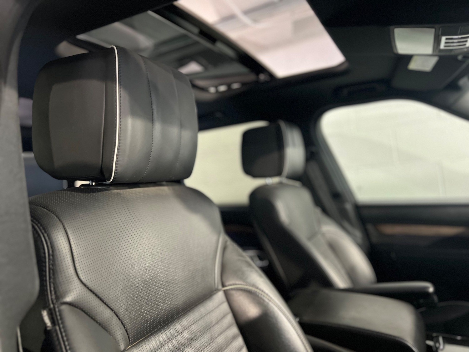 Used Land Rover Discovery 2018 for sale - 76993219: Photo 8