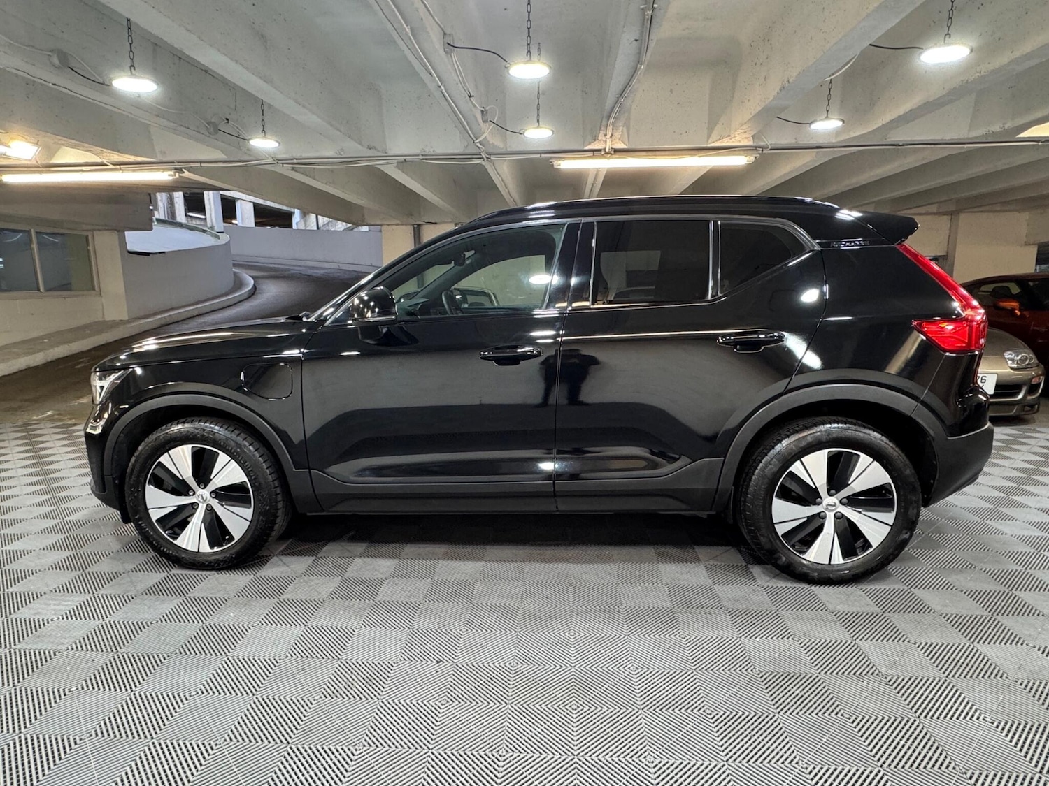 Used Volvo XC40 2022 for sale - 78170172: Photo 2