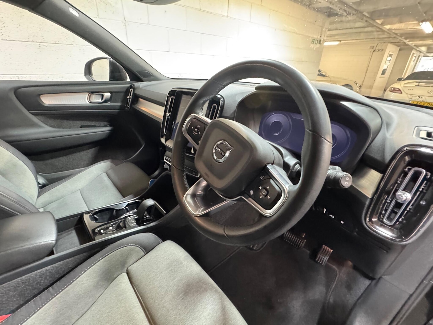 Used Volvo XC40 2022 for sale - 78170172: Photo 8