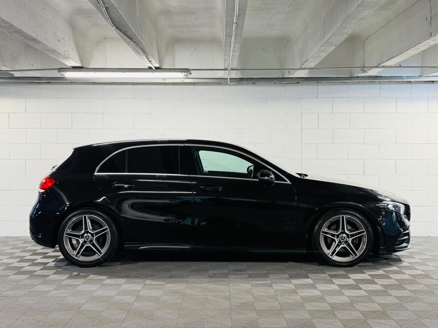 Used Mercedes-Benz A-Class 2018 for sale - 76608009: Photo 5