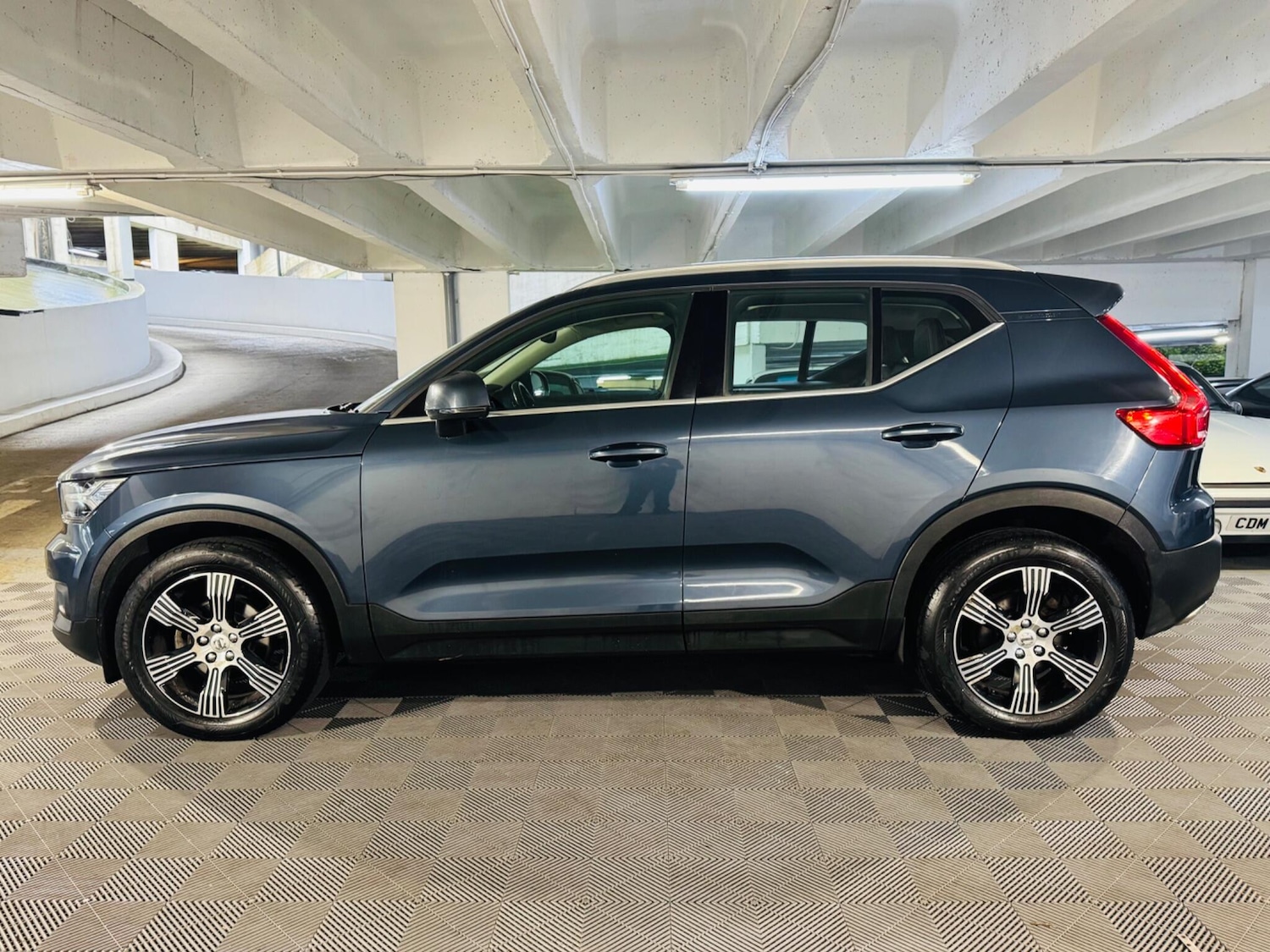 Used Volvo XC40 2018 for sale - 76336442: Photo 2
