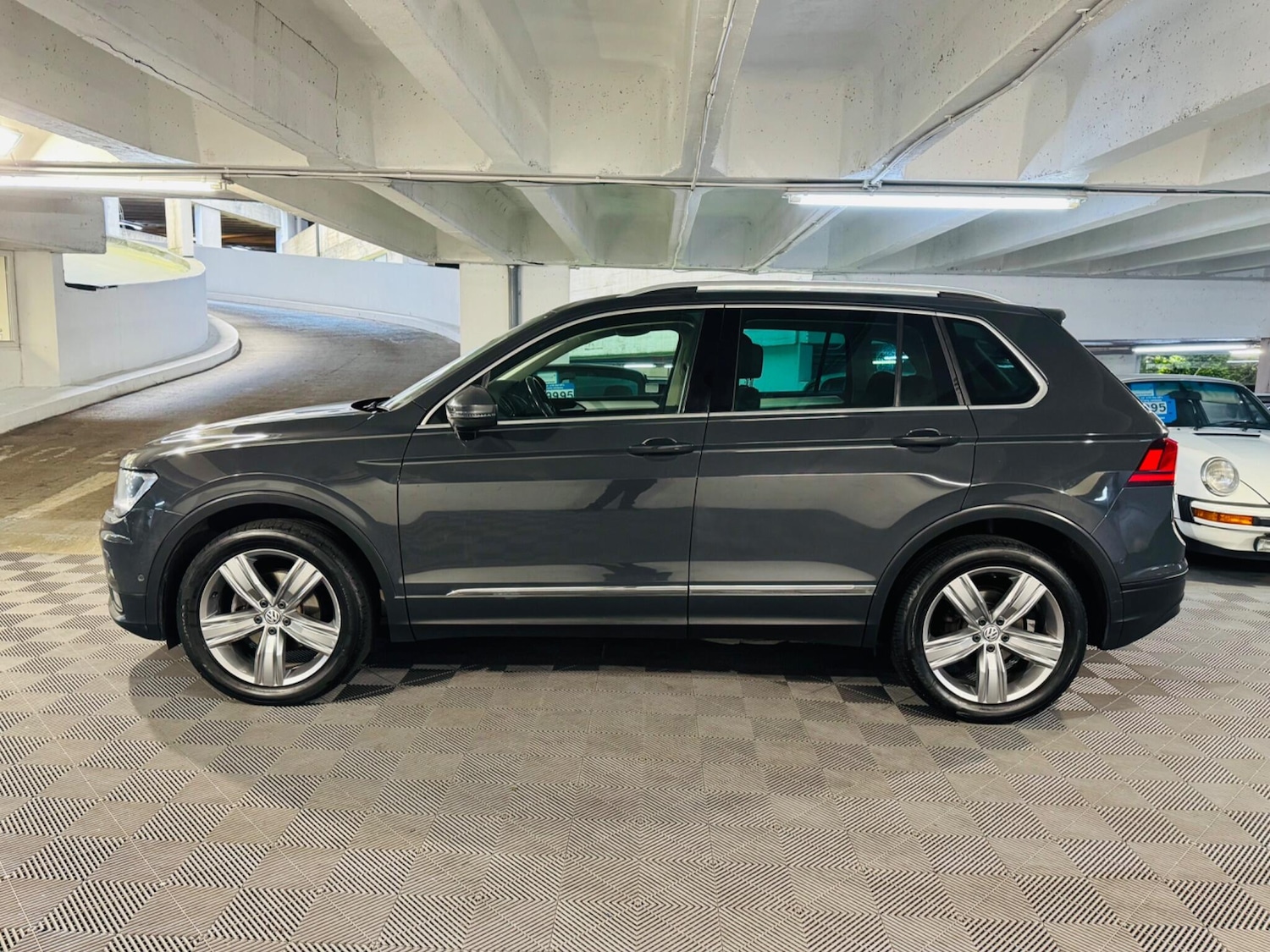 Used Volkswagen Tiguan 2019 for sale - 76031868: Photo 2