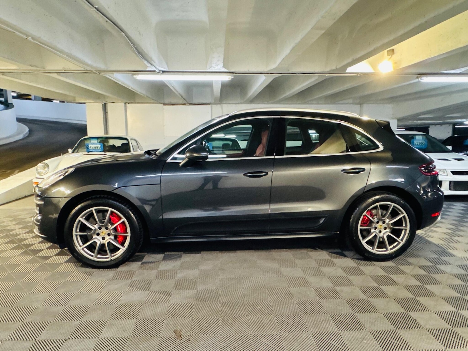 Used Porsche Macan 2017 for sale - 77040989: Photo 2