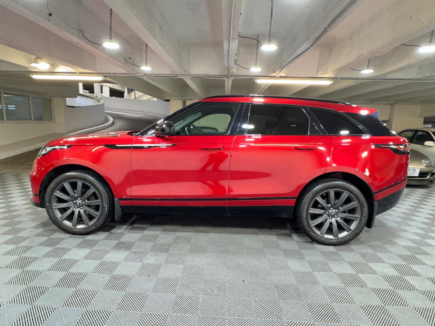 Used Land Rover Range Rover Velar 2020 for sale - 77909246: Photo 2