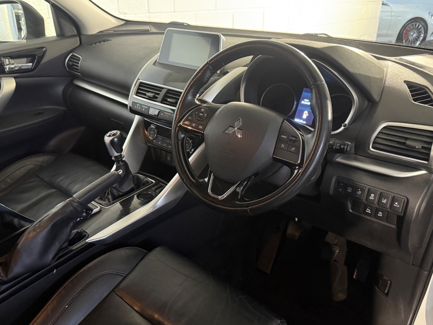 Used Mitsubishi Eclipse Cross 2018 for sale - 76975742: Photo 8