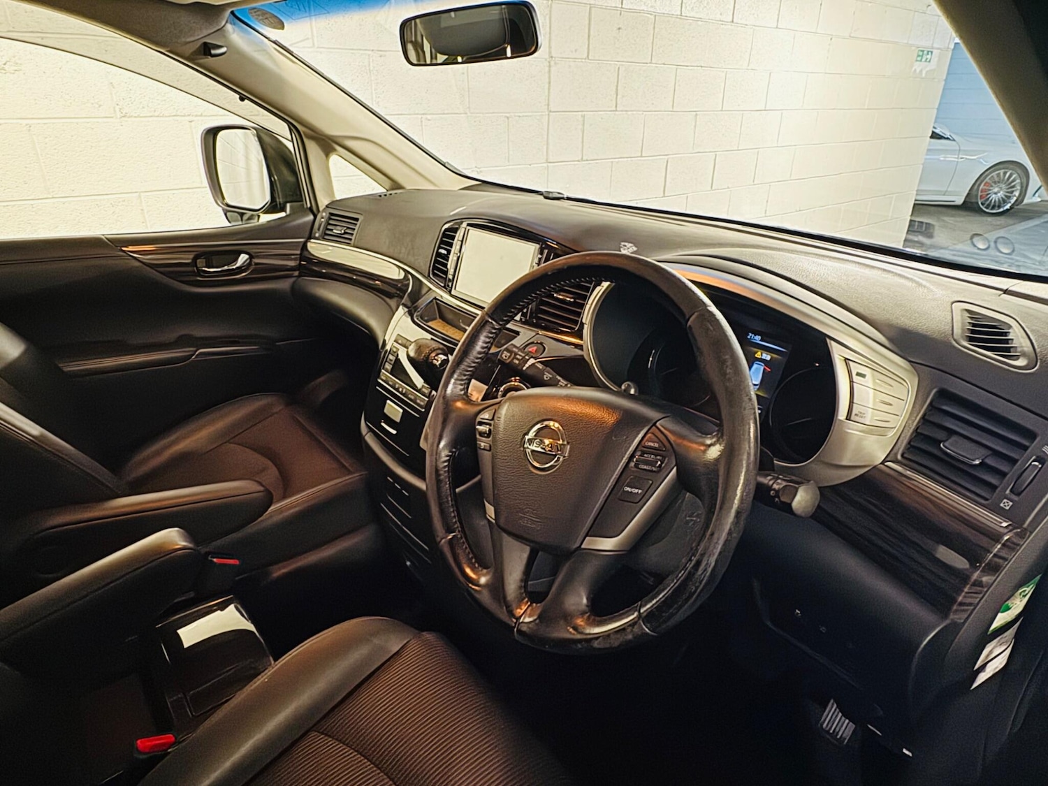 Used Nissan Elgrand 2026 for sale - 77203683: Photo 8