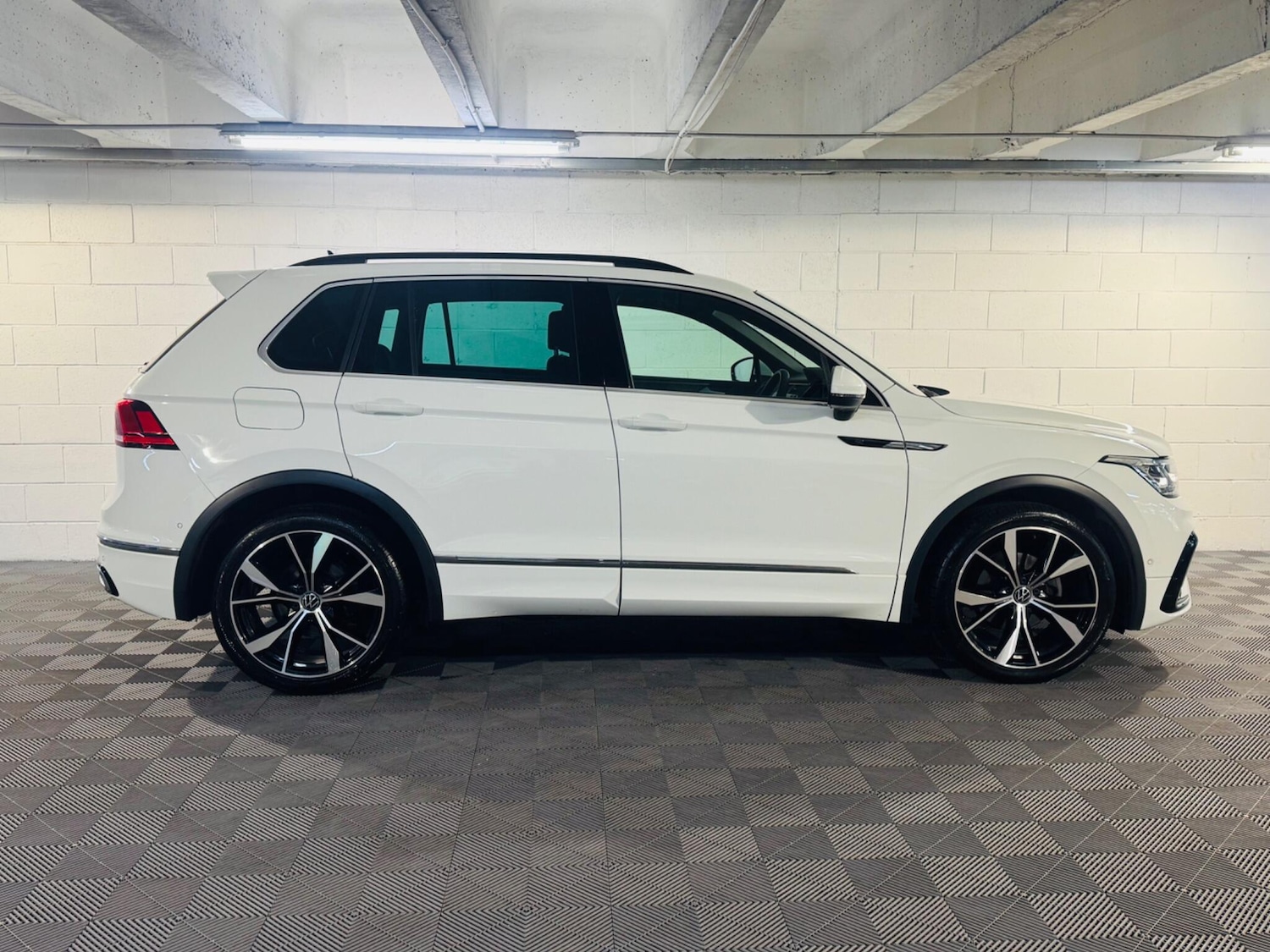 Used Volkswagen Tiguan 2021 for sale - 76715389: Photo 5
