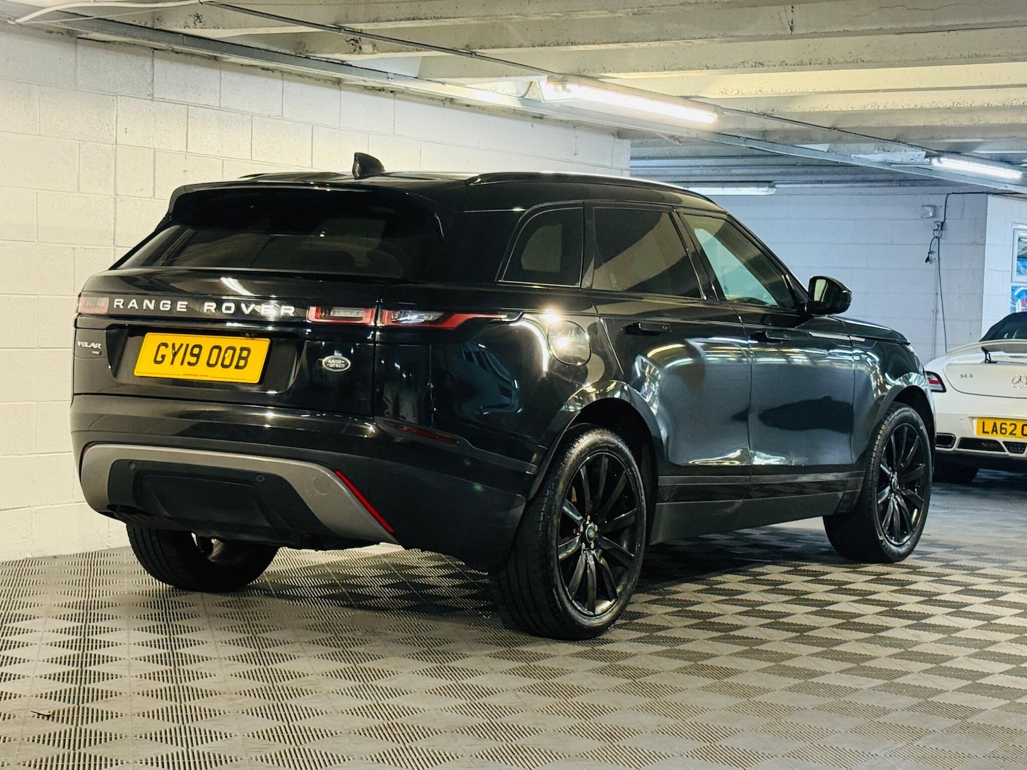 Used Land Rover Range Rover Velar 2019 for sale - 76109515: Photo 4