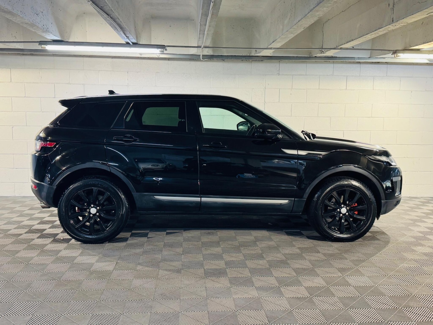 Used Land Rover Range Rover Evoque 2015 for sale - 76440930: Photo 5