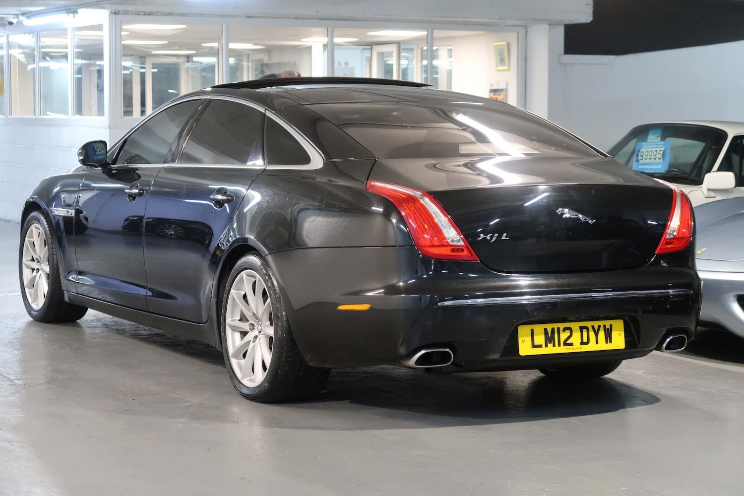 Used Jaguar XJ 2012 for sale - 76988223: Photo 3